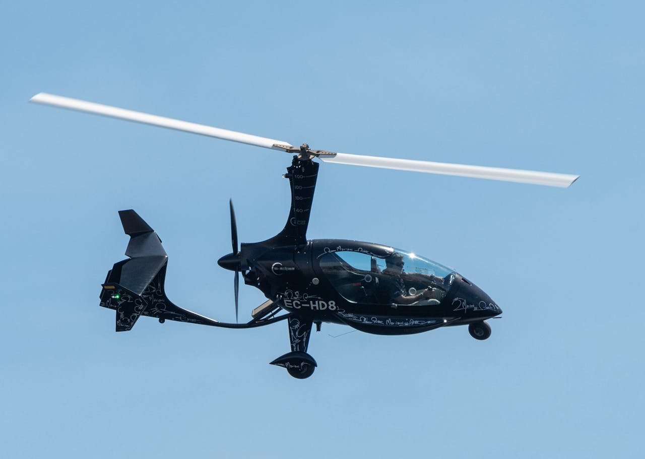 eVTOL air taxi marketing concept with electric aircraft over a U.S. city