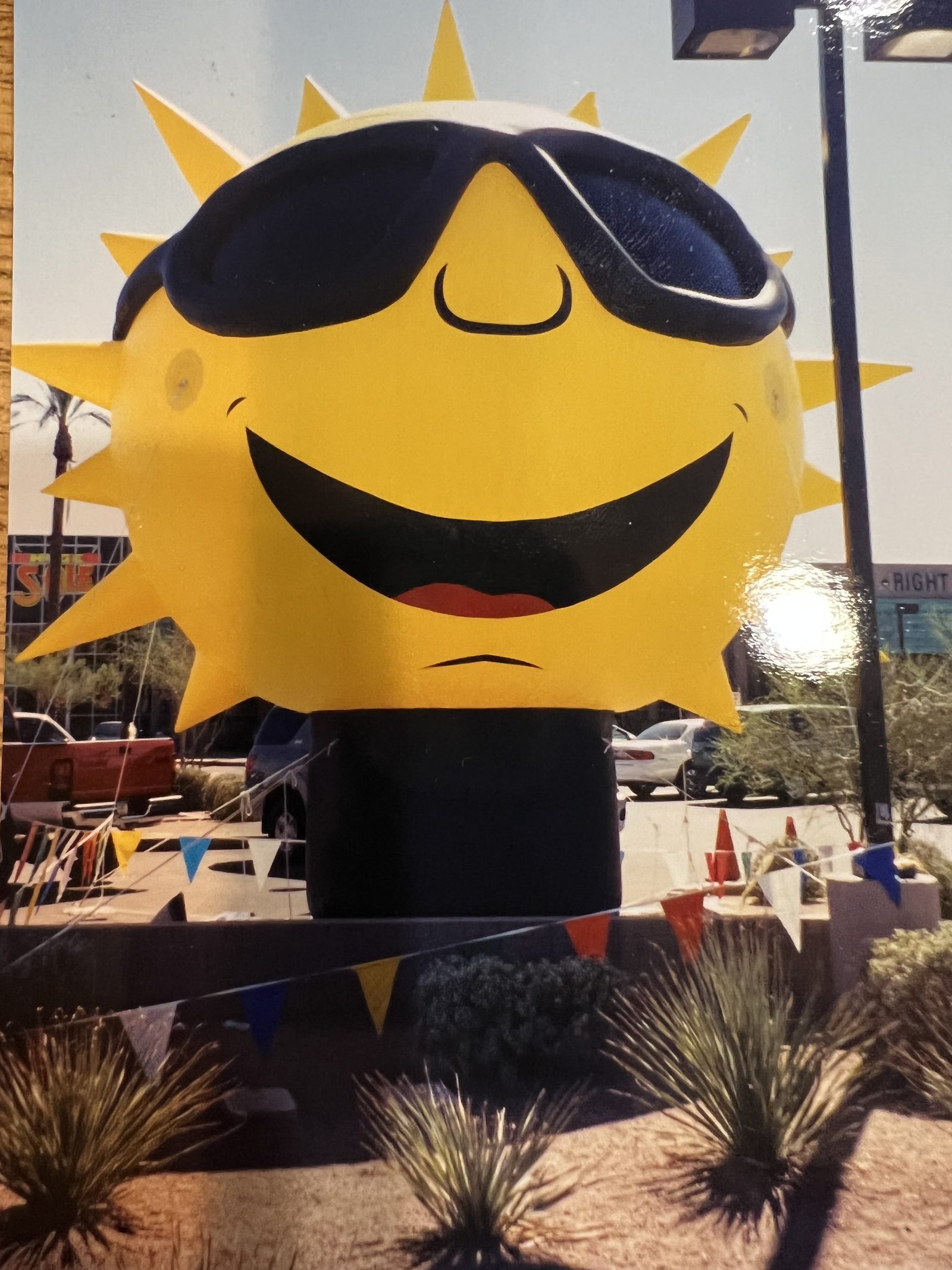 Smiling sun promotional cold-air inflatable